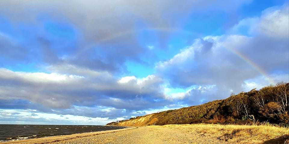 Full rainbow over Thurstaton beach by Jane Leitch
