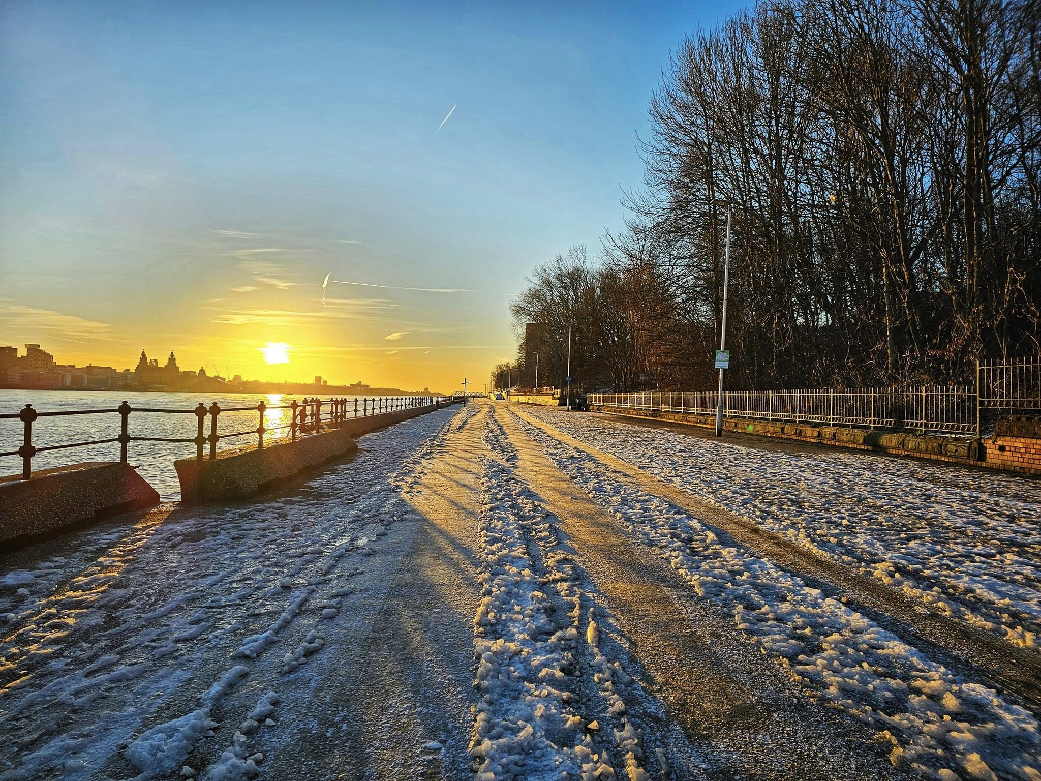 Winter sunrise by Mandy Williams