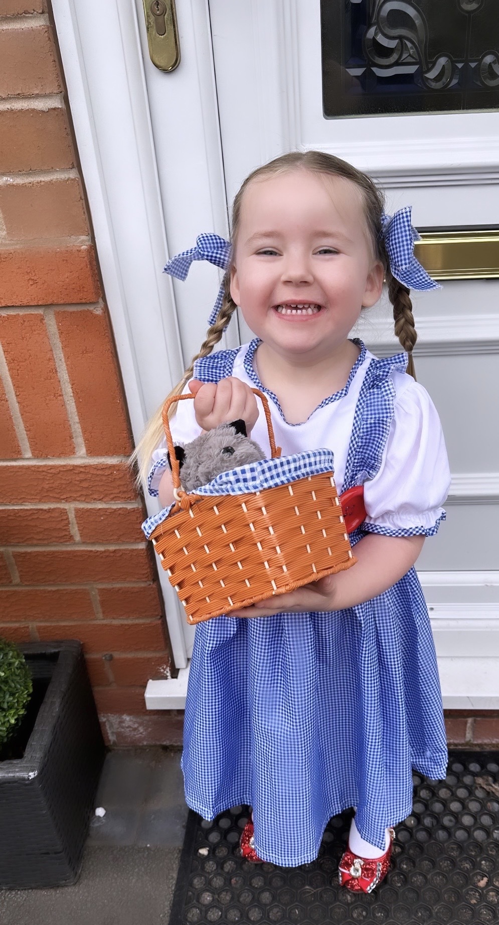 Three-year-old Paislee Trice-Sides as Dorothy from The Wizard of Oz