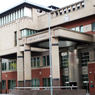 Policewoman begged axe attacker to stop, court told - Wirral Globe
