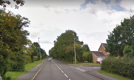Police probe 'terrifying' robbery attempt on young woman in South Wirral - Wirral Globe