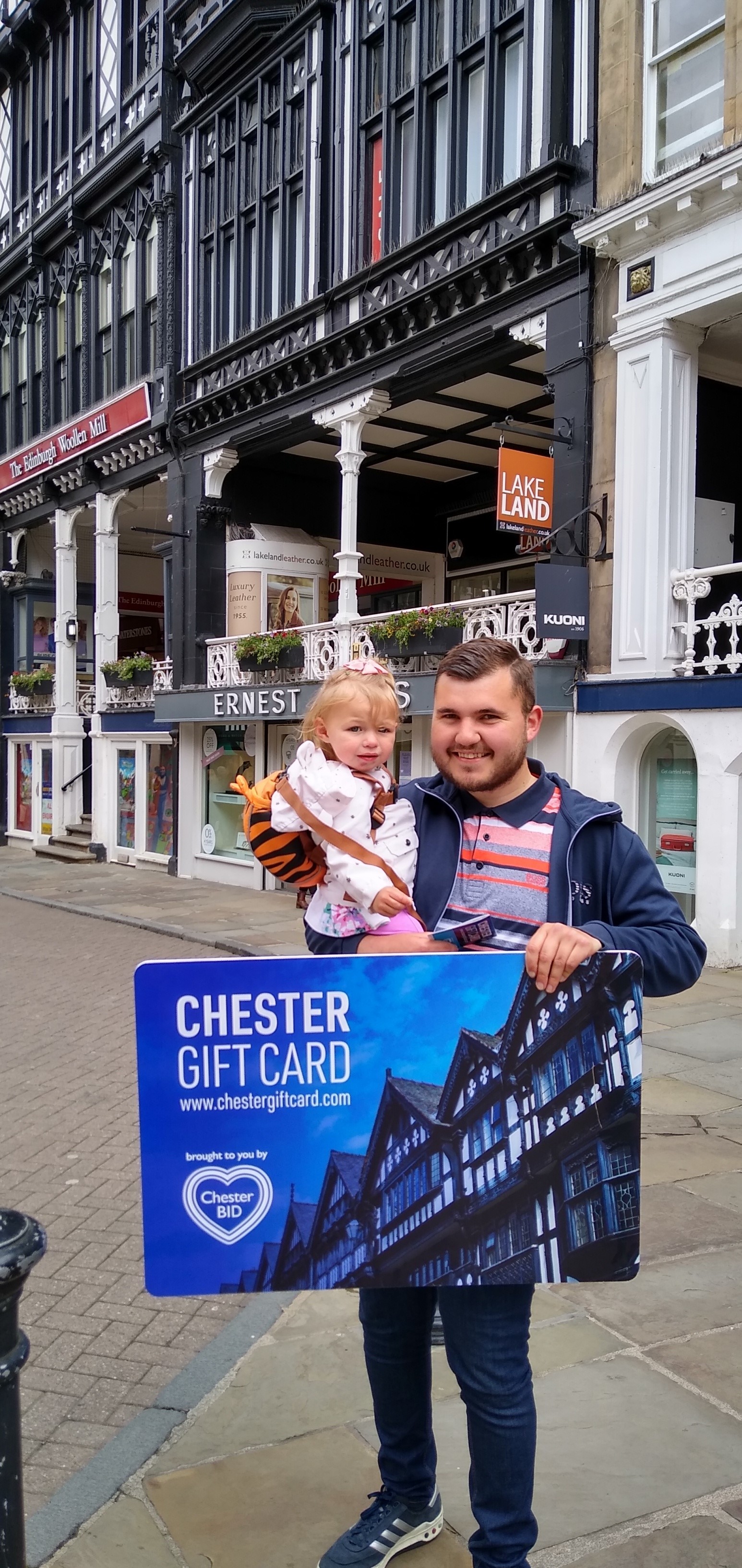 Ben Wynne with his daughter Poppy promoting the Chester Gift Card.