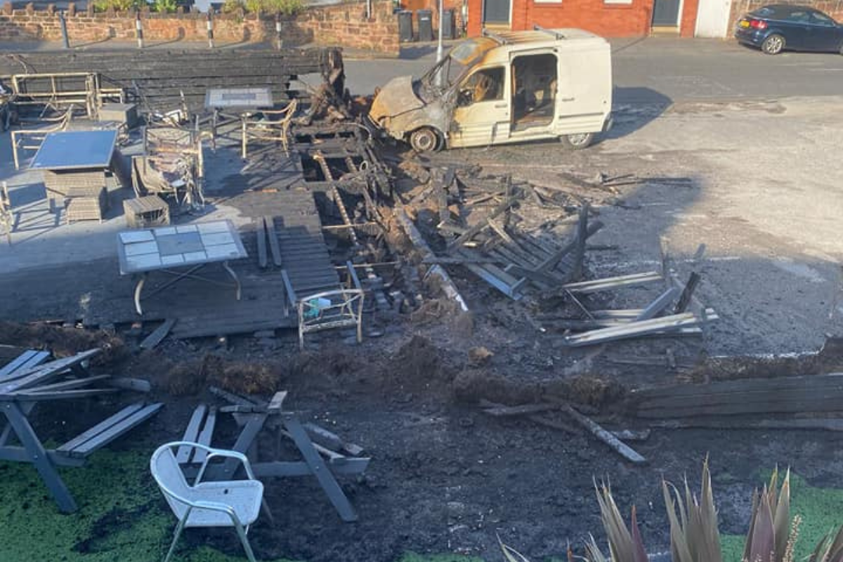 Heswall pub garden goes up in flames after van fire in carpark - Vimarsana News