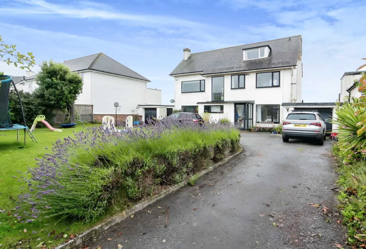 Wirral Globe property of week: Hoylake home for £1.15m - Vimarsana News